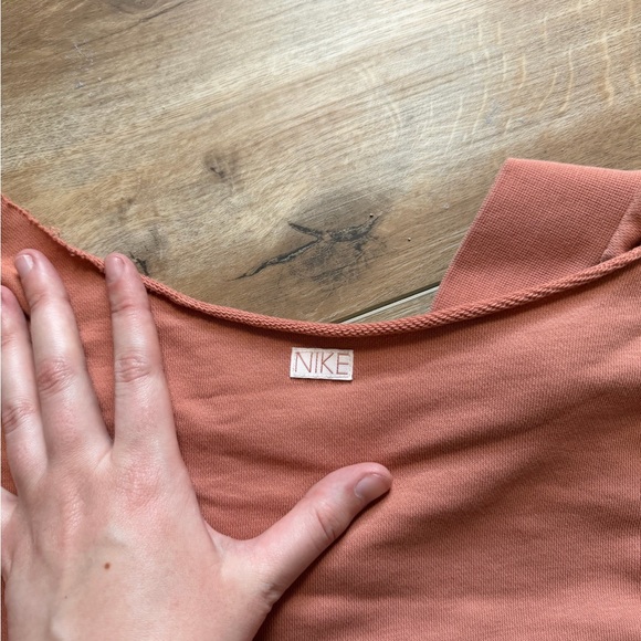 Nike Coral Crewneck Sweatshirt with White Logo - Picture 4 of 5